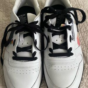 NWOT Reebok Pride 2001 classics Womens size